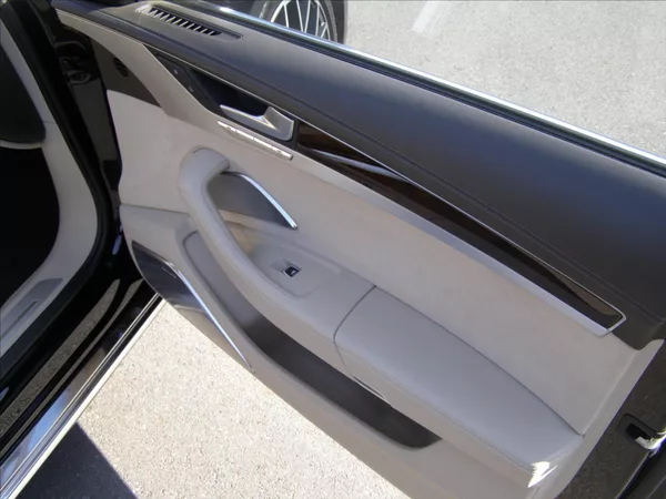 Audi A8 6,3 L W12 FSI quattro Tiptron - foto 42
