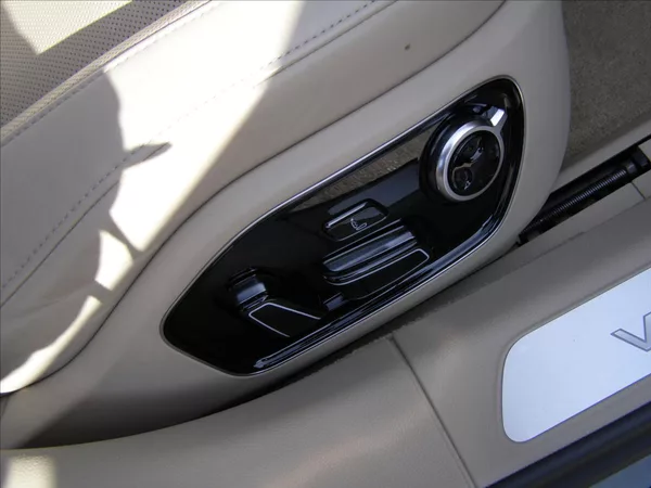 Audi A8 6,3 L W12 FSI quattro Tiptron - foto 43