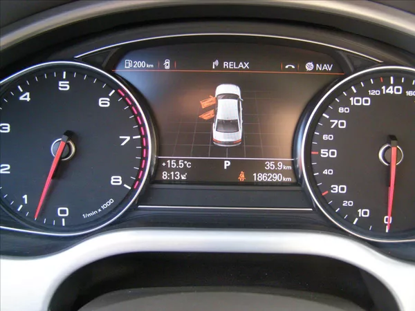 Audi A8 6,3 L W12 FSI quattro Tiptron - foto 48