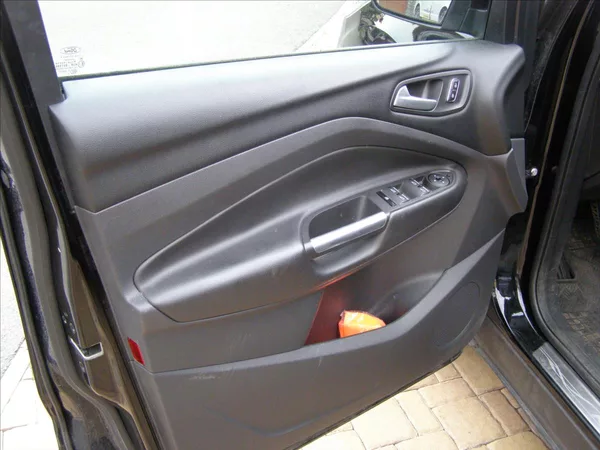 Ford Kuga 2,0 150PS PANORAMA - foto 13