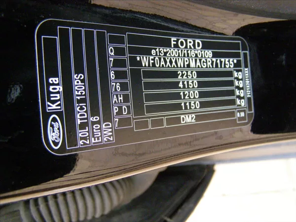 Ford Kuga 2,0 150PS PANORAMA - foto 26