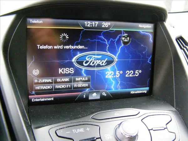 Ford Kuga 2,0 150PS PANORAMA - foto 28