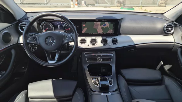 Mercedes-Benz Třídy E 350d 4Matic Exclusive - foto 10