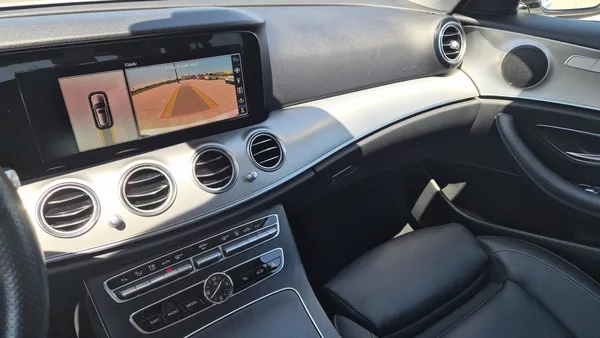 Mercedes-Benz Třídy E 350d 4Matic Exclusive - foto 13
