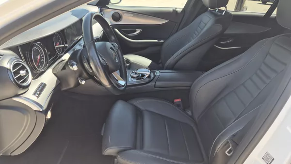Mercedes-Benz Třídy E 350d 4Matic Exclusive - foto 14