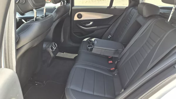 Mercedes-Benz Třídy E 350d 4Matic Exclusive - foto 18