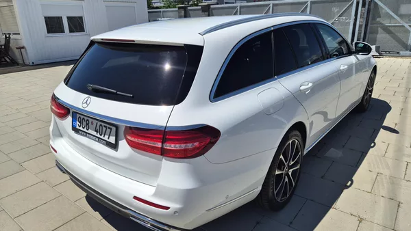 Mercedes-Benz Třídy E 350d 4Matic Exclusive - foto 5