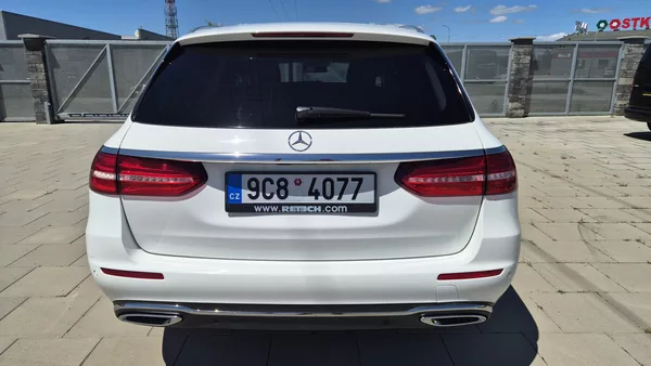 Mercedes-Benz Třídy E 350d 4Matic Exclusive - foto 6