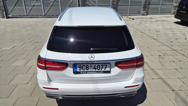 Mercedes-Benz Třídy E 350d 4Matic Exclusive - foto 7