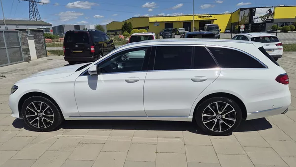 Mercedes-Benz Třídy E 350d 4Matic Exclusive - foto 9