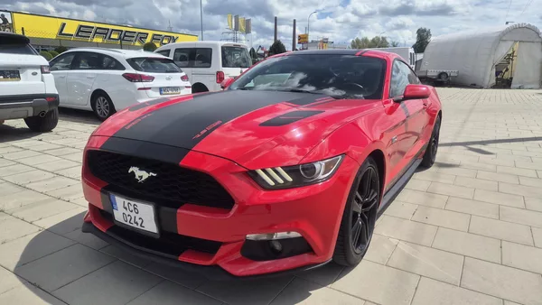 Ford Mustang 2.3T 50 Years Edition 233kw - foto 2