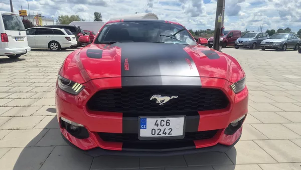 Ford Mustang 2.3T 50 Years Edition 233kw - foto 3
