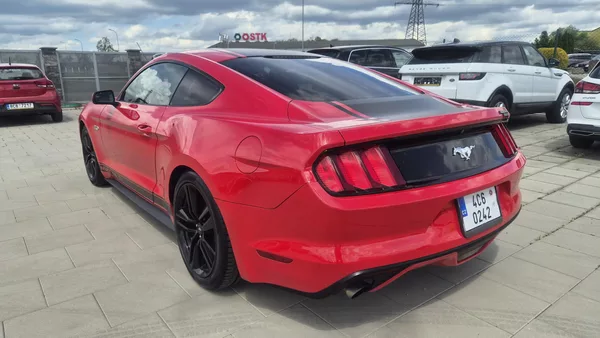 Ford Mustang 2.3T 50 Years Edition 233kw - foto 8
