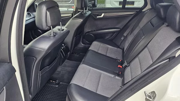 Mercedes-Benz Třídy C 2.2CDi AUT AVANDGARDE - foto 11