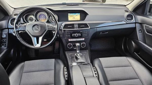 Mercedes-Benz Třídy C 2.2CDi AUT AVANDGARDE - foto 14