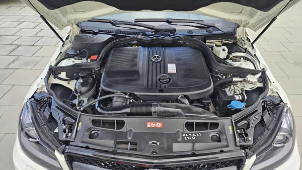 Mercedes-Benz Třídy C 2.2CDi AUT AVANDGARDE - foto 17