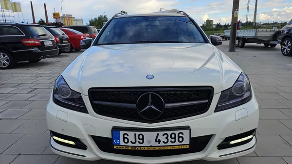 Mercedes-Benz Třídy C 2.2CDi AUT AVANDGARDE - foto 2