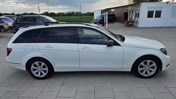Mercedes-Benz Třídy C 2.2CDi AUT AVANDGARDE - foto 4