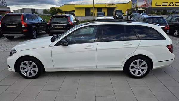 Mercedes-Benz Třídy C 2.2CDi AUT AVANDGARDE - foto 8