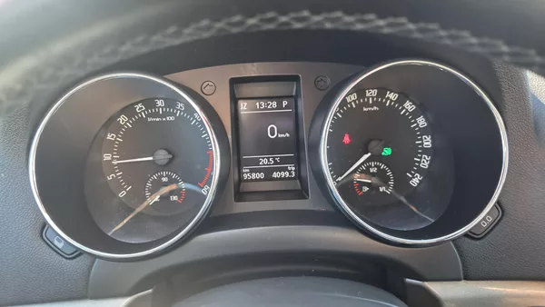 Škoda Yeti 2,0TDi 4x4 DSG 125KW TOP! - foto 18