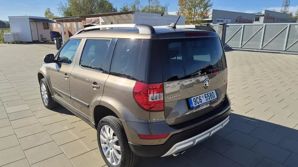 Škoda Yeti 2,0TDi 4x4 DSG 125KW TOP! - foto 6