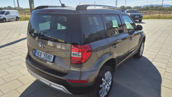 Škoda Yeti 2,0TDi 4x4 DSG 125KW TOP! - foto 8