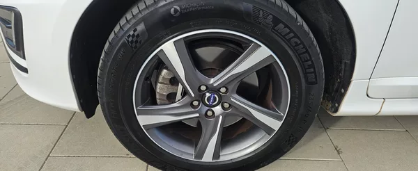 Volvo XC60 2.0 D4 133KW R-Design - foto 10