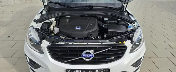 Volvo XC60 2.0 D4 133KW R-Design - foto 18