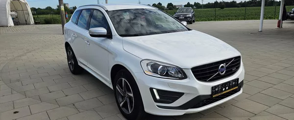 Volvo XC60 2.0 D4 133KW R-Design - foto 4