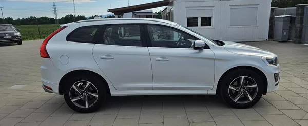 Volvo XC60 2.0 D4 133KW R-Design - foto 5