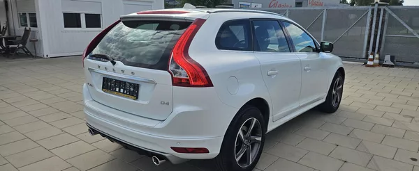 Volvo XC60 2.0 D4 133KW R-Design - foto 6