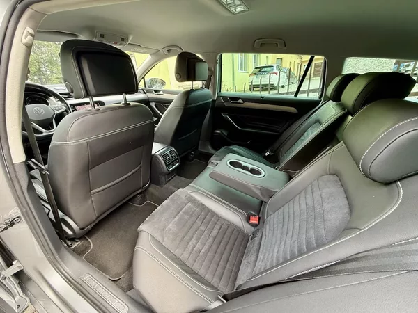 Volkswagen Passat 2.0Tdi 110kW ELEGANCE ACC TAŽN - foto 10