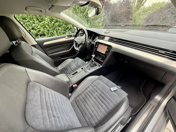Volkswagen Passat 2.0Tdi 110kW ELEGANCE ACC TAŽN - foto 4
