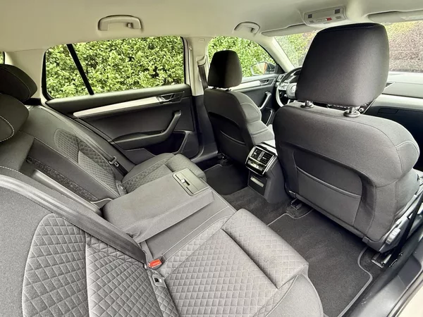 Škoda Superb 2.0TDi 110kW STYLE ČR TAŽNÉ - foto 10