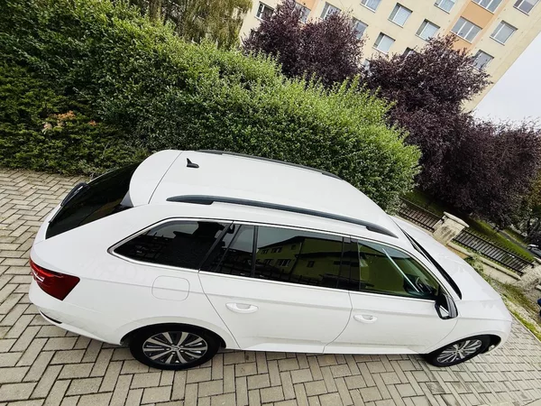Škoda Superb 2.0TDi 110kW STYLE ČR TAŽNÉ - foto 14