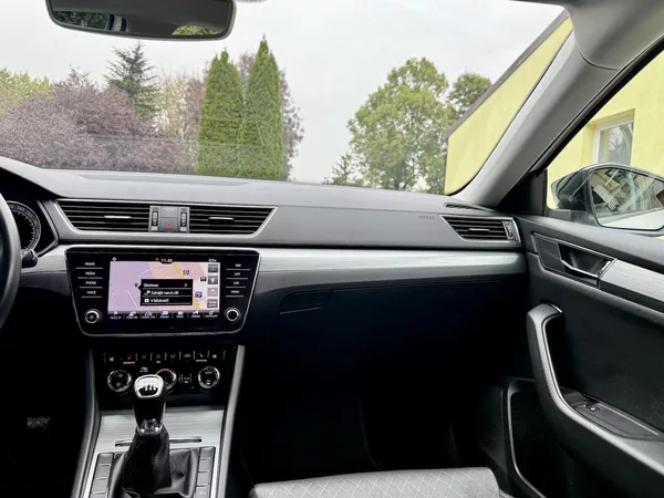 Škoda Superb 2.0TDi 110kW STYLE ČR TAŽNÉ - foto 7