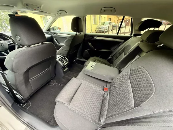 Škoda Superb 2.0TDi 110kW STYLE ČR TAŽNÉ - foto 9