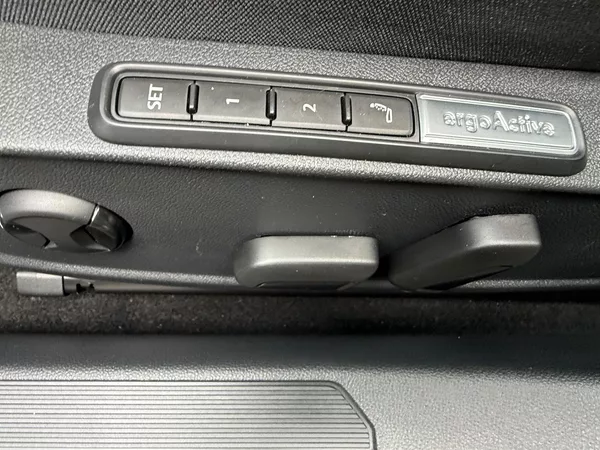Volkswagen Golf 1.5 eTSI 110 kW mHEV Style DSG - foto 9