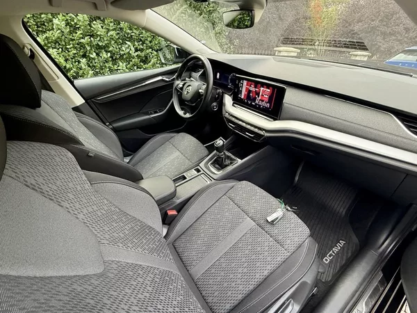 Škoda Octavia 1.5TSi 110kW STYLE PO SERVISE - foto 4
