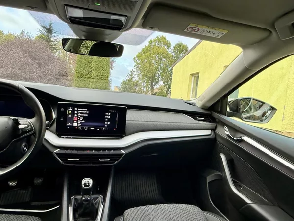 Škoda Octavia 1.5TSi 110kW STYLE PO SERVISE - foto 7