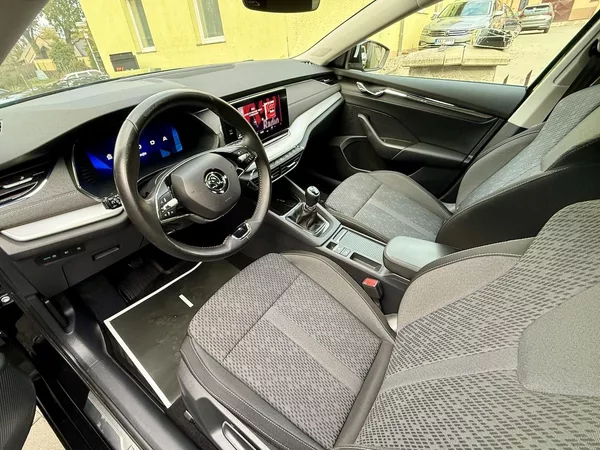 Škoda Octavia 1.5TSi 110kW STYLE PO SERVISE - foto 8