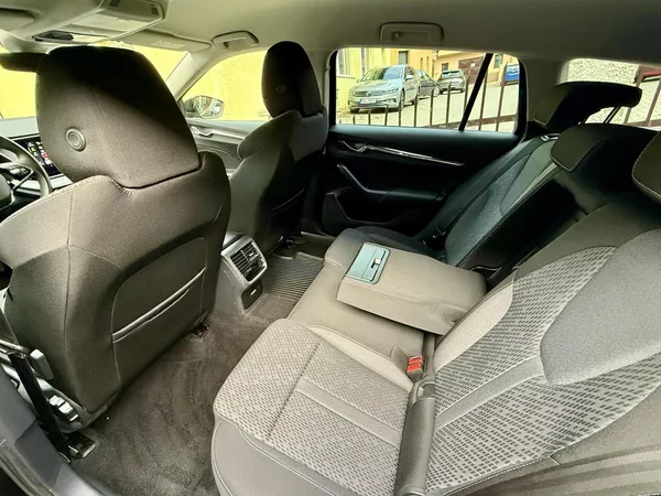 Škoda Octavia 1.5TSi 110kW STYLE PO SERVISE - foto 9