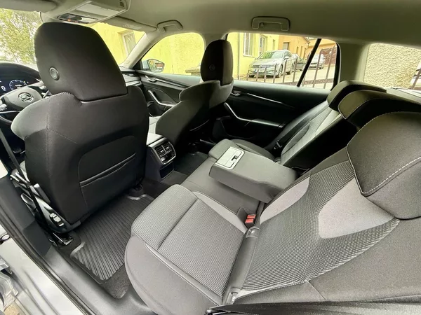 Škoda Octavia 2.0TDi 85kW Koup.ČR,TAŽNÉ - foto 9
