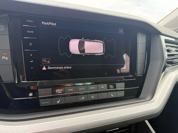 Volkswagen Touareg Basic 3,0TDI 170kW Tažné - foto 10