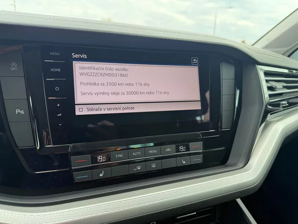 Volkswagen Touareg Basic 3,0TDI 170kW Tažné - foto 11