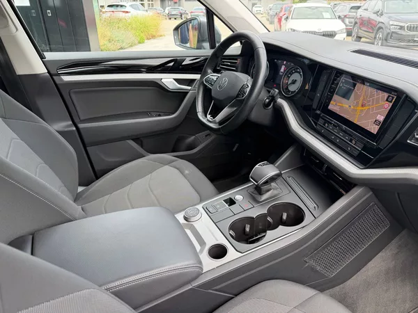 Volkswagen Touareg Basic 3,0TDI 170kW Tažné - foto 17