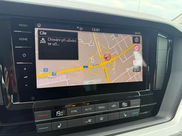 Volkswagen Touareg Basic 3,0TDI 170kW Tažné - foto 9