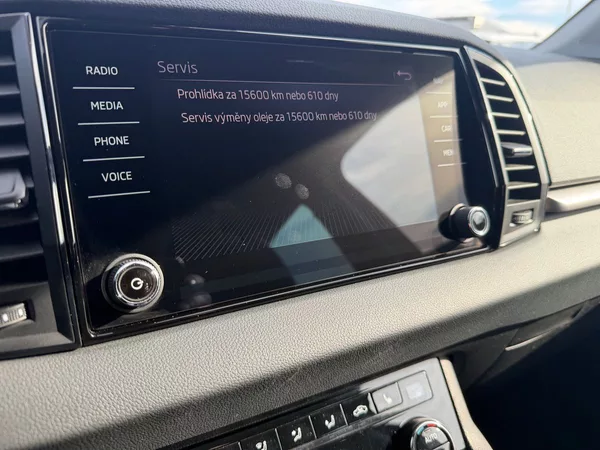 Škoda Karoq Selection 1,5TSI 110kW DSG - foto 12