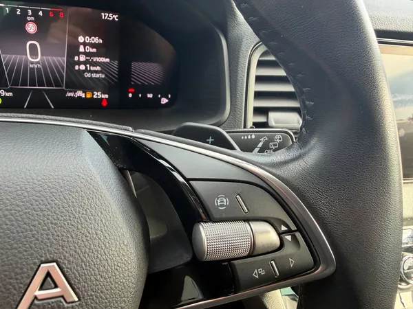 Škoda Karoq Selection 1,5TSI 110kW DSG - foto 7
