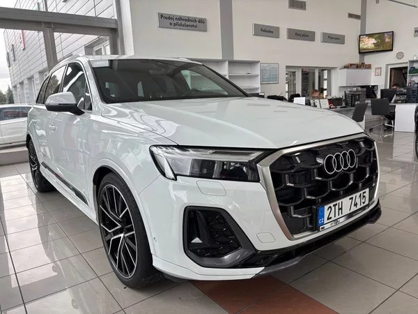 Audi Q7 FL S-line 50TDI 210kW Tažné - foto 2